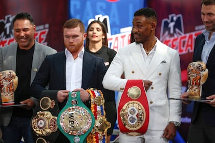 Cuestión de cinturones: Canelo Alvarez tiene más que Jacobs