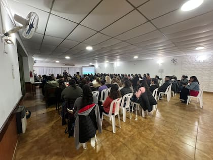 "Cuidar es un trabajo que pueden hacer muchas personas, pero se necesitan herramientas, humanidad y conocimientos", señala Martínez