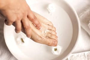 Cuidar los pies hace que puedan permanecer mucho más activos (Foto: iStock)