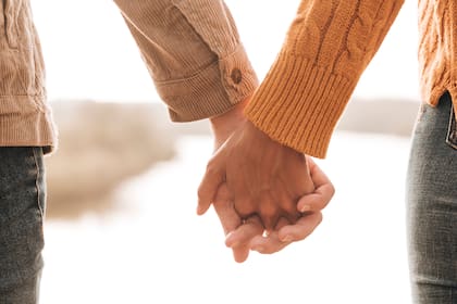 Cultivar la conexión a través del afecto cotidiano, el tiempo compartido y la atención al otro fortalece la intimidad (Foto ilustrativa: Freepik)