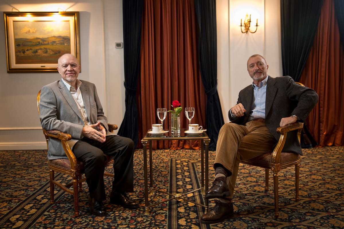 CULTURA. Los escritores Jorge Fernandez Diaz (foto) y Arturo Perez Reverte juntos en una charla con La Nacion. En el hotel Alvear Palace.