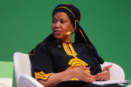 Phumzile Mlambo-Ngcuka pidió no ponerles género a los robots para no reproducir estereotipos