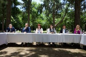 Cumbre peronista en Moreno: Máximo Kirchner, Sergio Massa, Cristina Kirchner, Mariel Fernández, Axel Kicillof y Verónica Magario