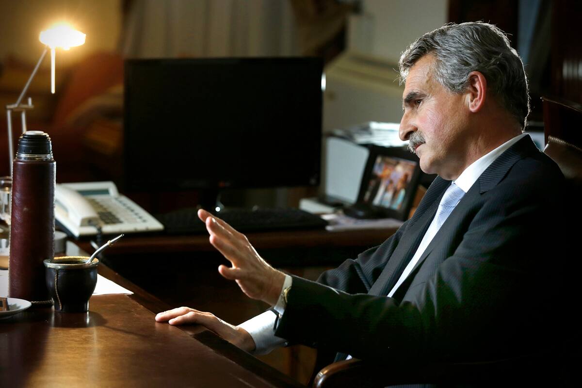 Cumplían funciones en las embajadas argentinas en Australia, Rusia y Corea del Sur; los fondos fueron desviados a diferentes cuentas bancarias del extranjero