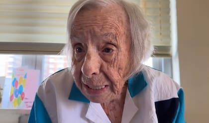 Cumplió 112 años y atribuye su longevidad al hecho de no casarse y no tener hijos