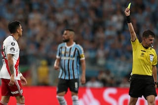 Andrés Cunha: sus jugadas polémicas, el VAR y qué dijo del Lanús-River de 2017