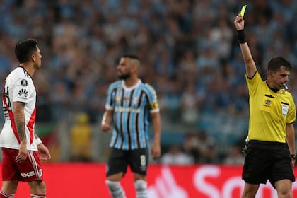 Cunha dirigió a River en la semifinal ante Gremio: la del penal por el VAR que terminó con el gol de Gonzalo Martínez