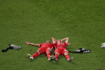 Curioso festejo: dos jugadores de Bayern, sobre el césped
