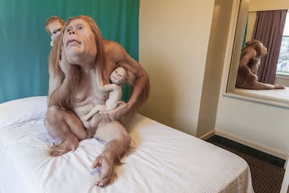 "Curious Imaginings", de Patricia Piccinini. Esta instalación escultórica inmersiva, con seres híbridos creados en base a estudios científicos de posibles cruces entre especies, se presentó en la Bienal de Vancouver en 2018.