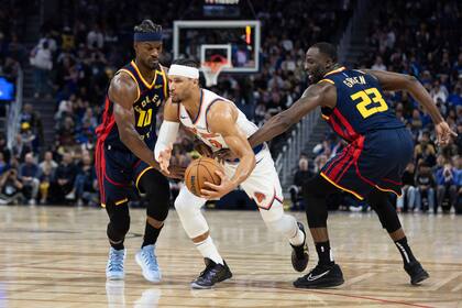 Curry anota 28 y Kerr se convierte en líder de victorias de Warriors en triunfo 97-94 sobre Knicks