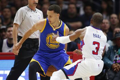 Curry y una jugada mágica ante Chris Paul
