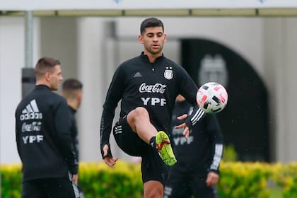 Cuti Romero, defensor titular del equipo nacional.