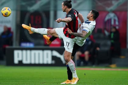 Cuty Romero en el mano a mano con Zlatan: el argentino lo dominó y no le cometió ni una infracción
