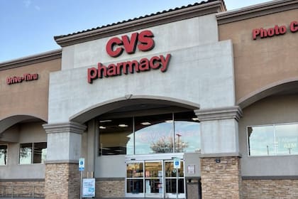 CVS cerrará hasta 270 tiendas en 2025 como parte de su estrategia de reestructuración para reducir costos y mejorar su eficiencia