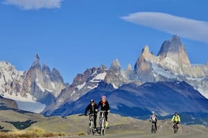 Cyclingmania: el camino a El Chaltén con el Fitz Roy y el cerro Torre de fondo es uno de los circuitos que cautiva por su belleza
