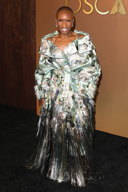 Cynthia Erivo,
coprotagonista de
Wicked: Parte II, optó por
un modelo de Givenchy
que incluía un abrigo
bordado y largos flecos