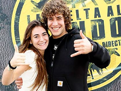 Cyril y Paola posando para reality show