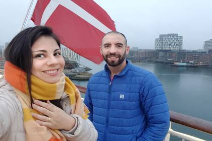 Daiana Vázquez Guerrero y su marido José Salvador, a días que se les termina el permiso de residencia