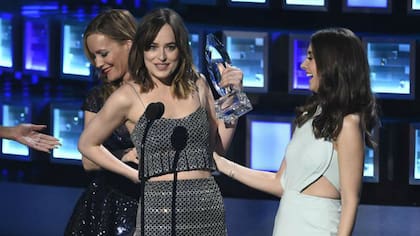 ¡Dakota Johnson obtuvo un premio por 50 sombras de Grey!