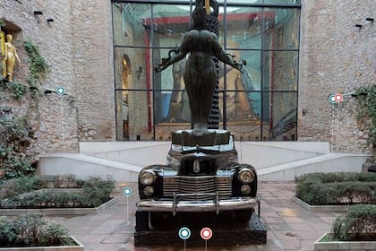 Actualmente cerrada por la pandemia, la casa del genio catalán se puede recorrer en una experiencia surrealista y virtual desde la web de su fundación