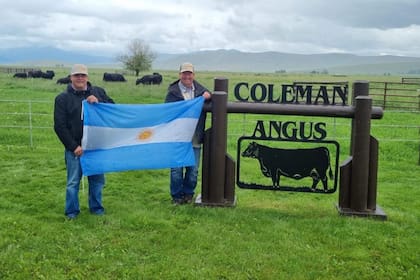 Dale Hummel y Larry Coleman, los ganaderos norteamericanos que tienen genética bovina argentina de La Rubeta