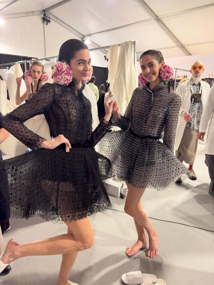 Dalene compartió escenas del backstage de Dior en sus redes