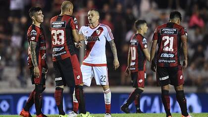 D''Alessandro, molesto con los rivales