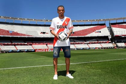 Andrés D'Alessandro volvió a River después de 13 años, tras haberse marchado a Alemania por 10 millones de euros