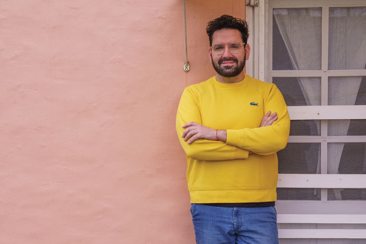 Damian Betular, el favorito del público habla de su infancia, su actualidad y su nuevo libro