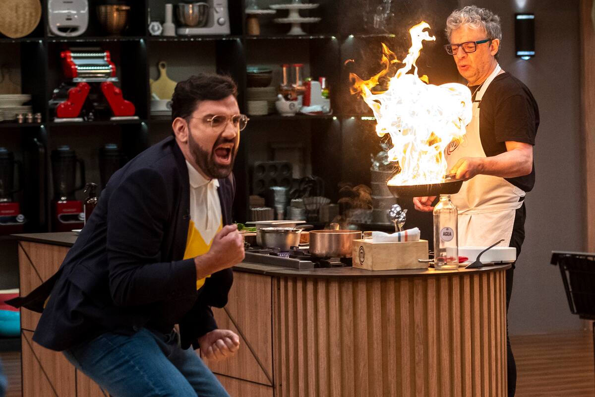 Damián Betular exaltado en pleno enfrentamiento con sus compañeros.