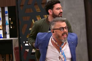 Damián Betular intentando calmar a su compañero.