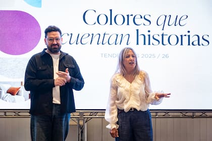 Damián Betular y Marina Zamirowsky, experta en color de Sinteplast.