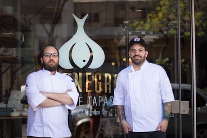 Damián Giammarino González y Gaspar Enrique Natiello, los creadores de Ajo Negro