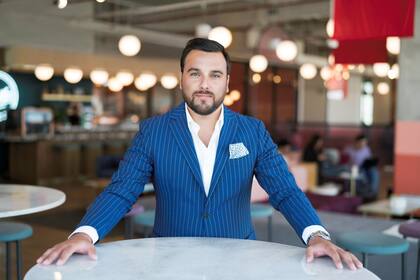 Damián Gona es un un experto en atención al cliente y analiza nuestro comportamiento a la hora de solicitar ayuda o quejarnos frente a las empresas