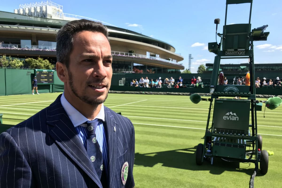 Damián Steiner, el umpire argentino en Wimbledon, donde condujo la final entre Djokovic y Federer