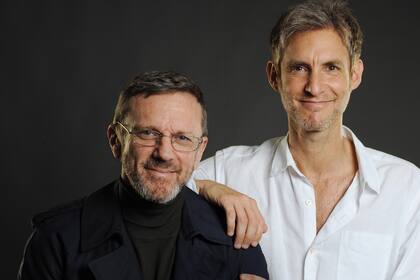 Damián Szifron junto a Federico D'Elía, uno de los protagonistas de Los simuladores