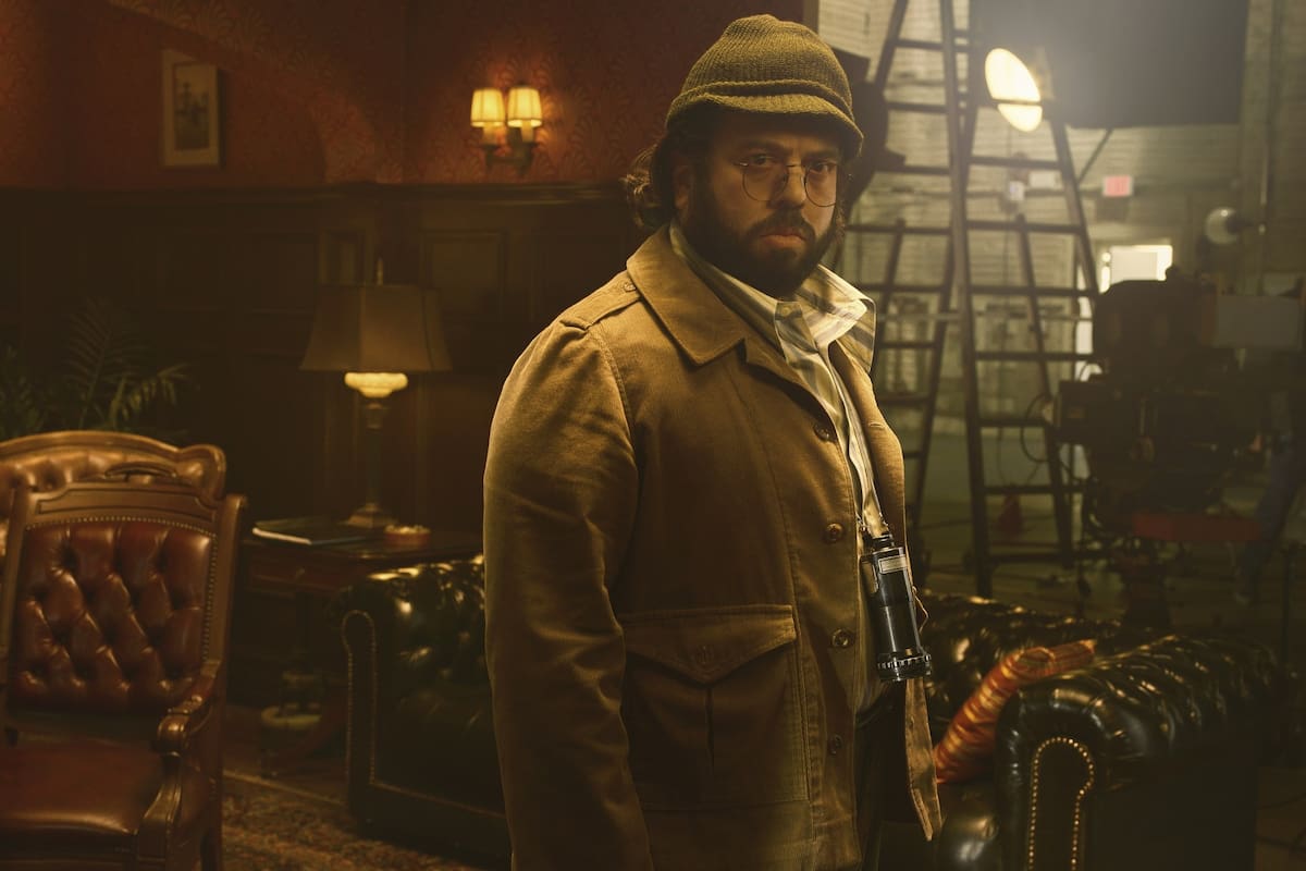 Dan Fogler como Francis Ford Coppola en The Offer