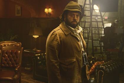 Dan Fogler como Francis Ford Coppola en The Offer
