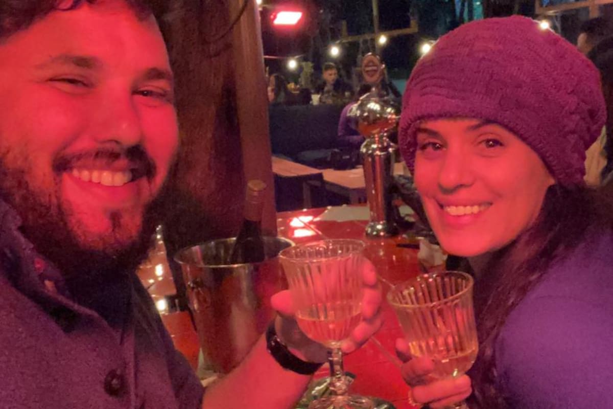 Dan Liberson junto a su novia en una reciente salida nocturna