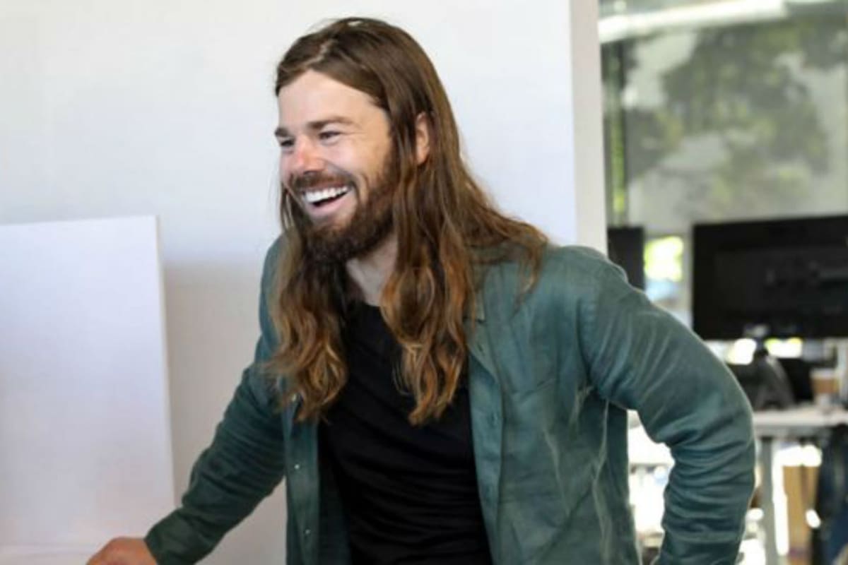 Dan Price bajó su salario, hipotecó sus dos casas y renunció a sus acciones, al mismo tiempo que le subió el sueldo a sus empleados