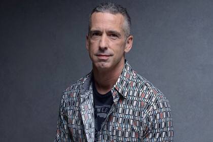 Dan Savage ha escrito sobre relaciones desde hace 30 años. Algunos de los términos que ha usado en sus columnas se han convertido en neologismos usados en EE.UU.