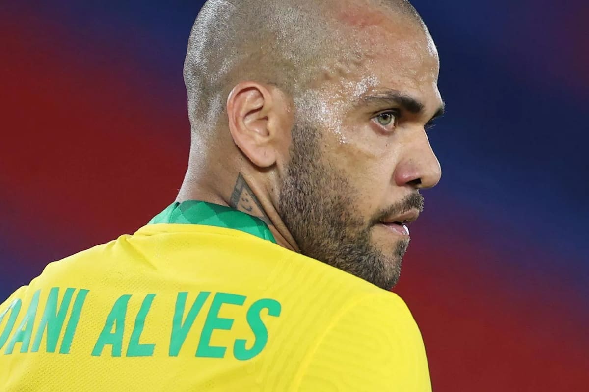 Dani Alves fue denunciado por acoso