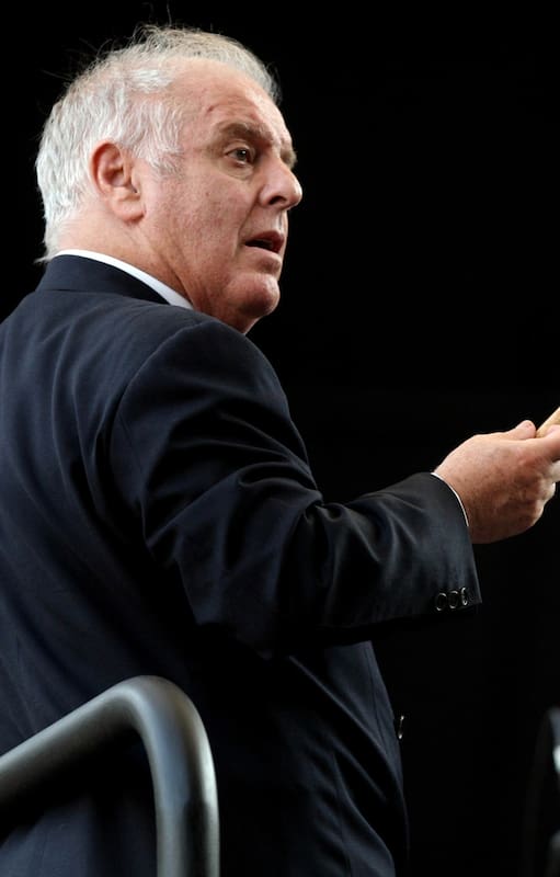Daniel Barenboim festeja sus ocho décadas alejado de los escenarios, tras revelar que sufre una "enfermedad neurológica grave"