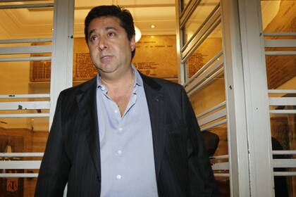Daniel Angelici, en la puerta de AFA