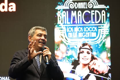 Daniel Balmaceda en la presentación de Los años locos en la Argentina, en la reciente Feria del Libro
