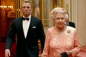 Daniel Craig y la reina Isabel II, en los Juegos Olímpicos de Londres de 2012.