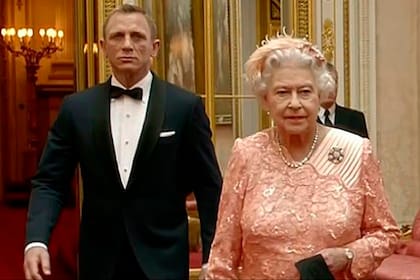 Daniel Craig y la reina Isabel II, en los Juegos Olímpicos de Londres 2012