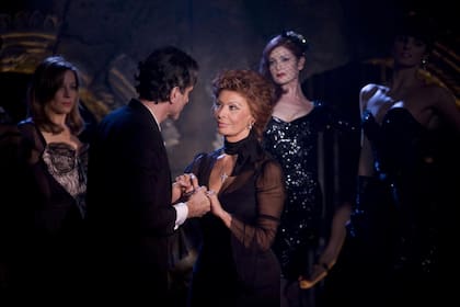 Daniel Day-Lewis y Sophia Loren en una escena de Nine