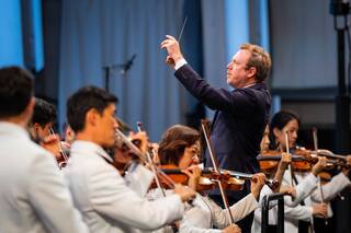 Daniel Harding, director británico y piloto, sucederá a Dudamel en la Filarmónica de Los Ángeles