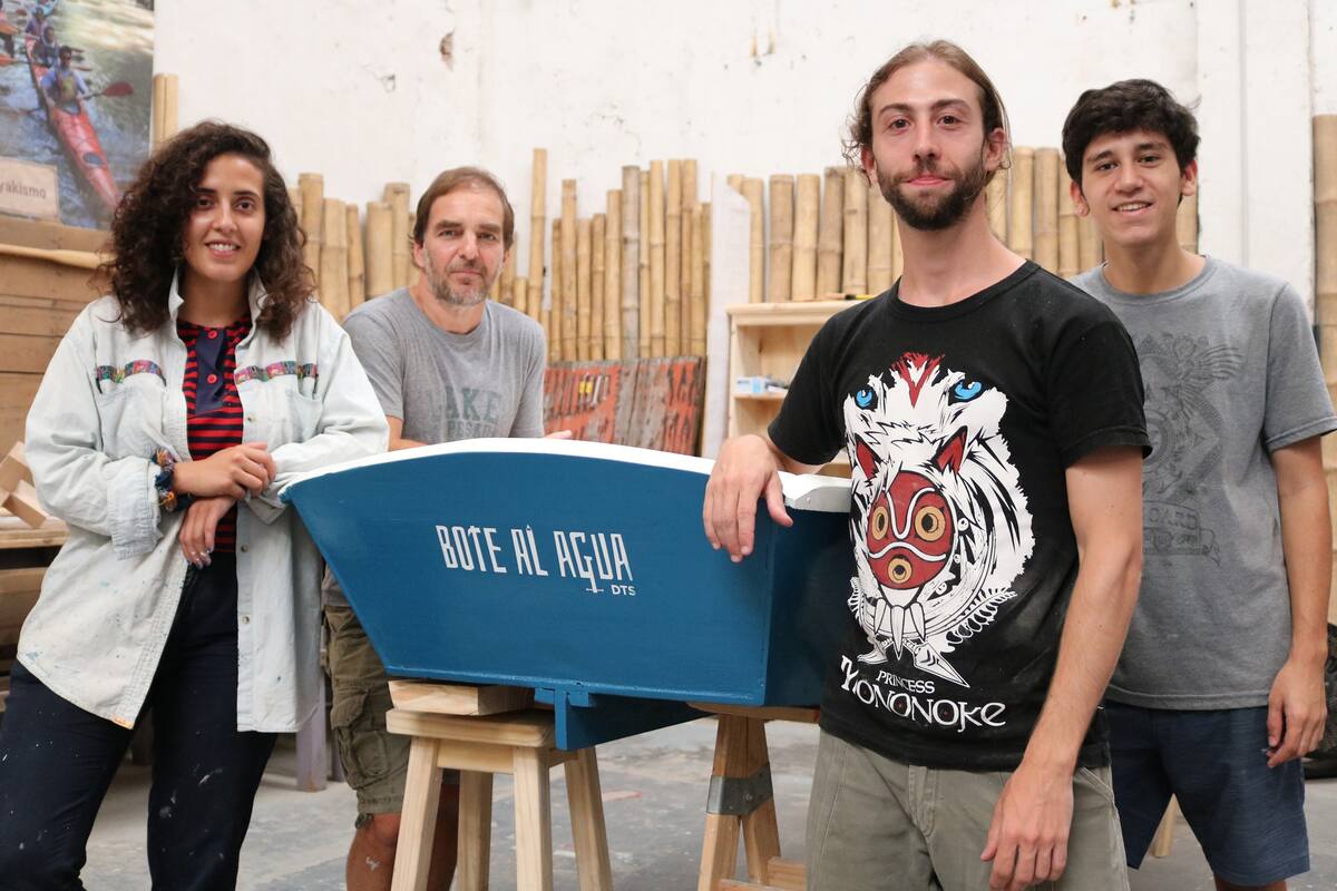 Daniel Helft junto a sus ayudantes Denise Lencina, Gabriel Ramis y Tomás Rodríguez (de izquierda a derecha).